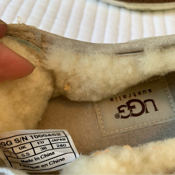 COPY - Ugg wool lined sneakers, size 7 - Picture 5 of 8